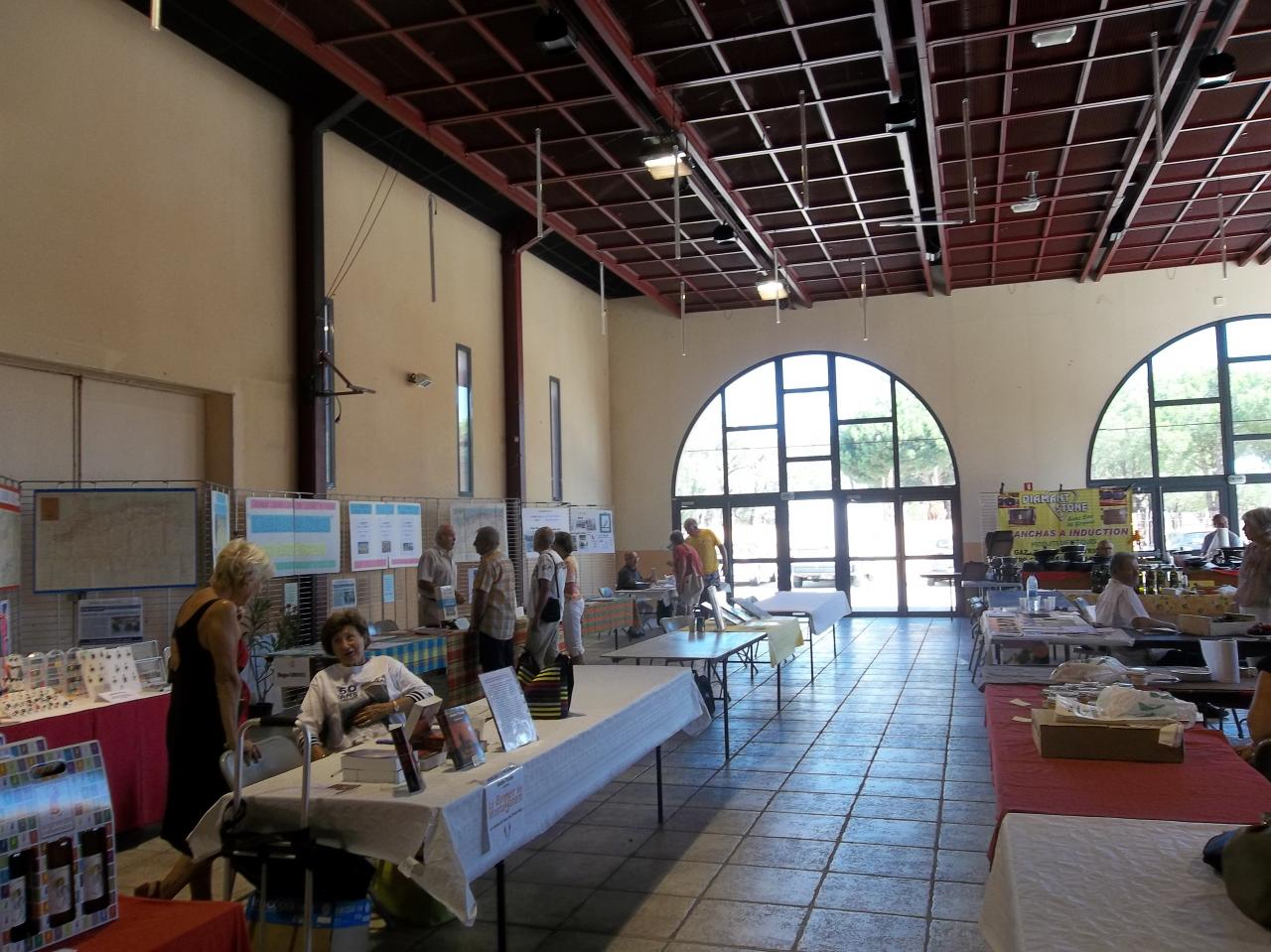 Dédicaces au Salon du Savoir-Faire pied-noir : Port Barcarès août 2012